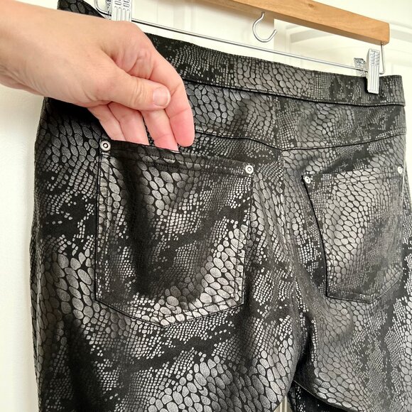 HUE Gold Metallic Python Coated Microsuede Mid-Rise Pockets Black Jegging Large - Picture 8 of 10